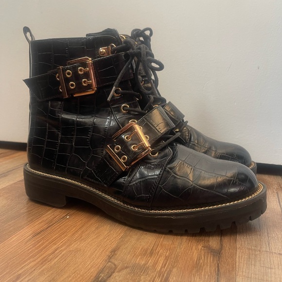 Textured Leather Boots with Two Golden Buckles with a side zipper. - Picture 5 of 5